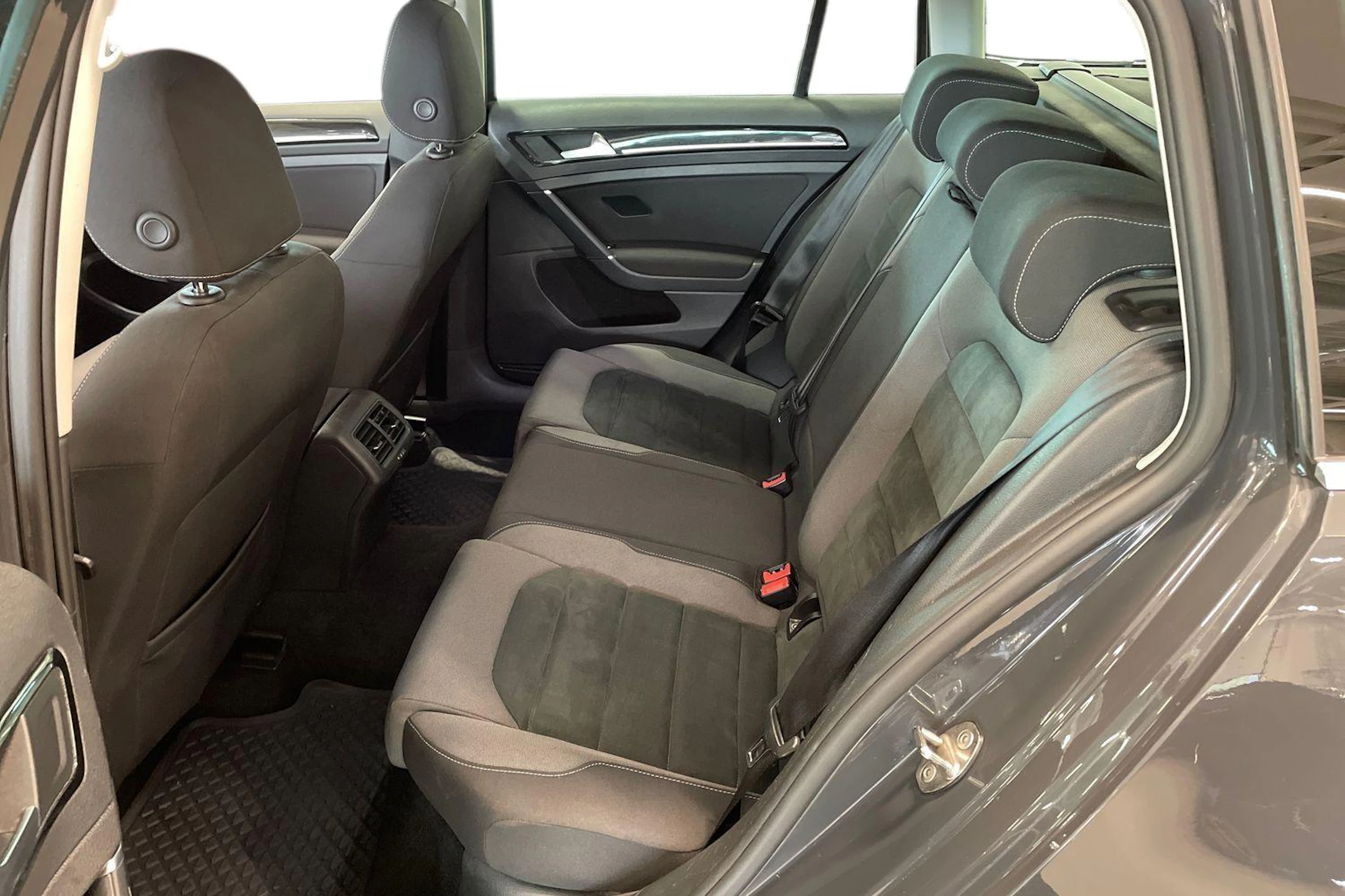 harmaa Volkswagen Golf 2018 kuva 8.