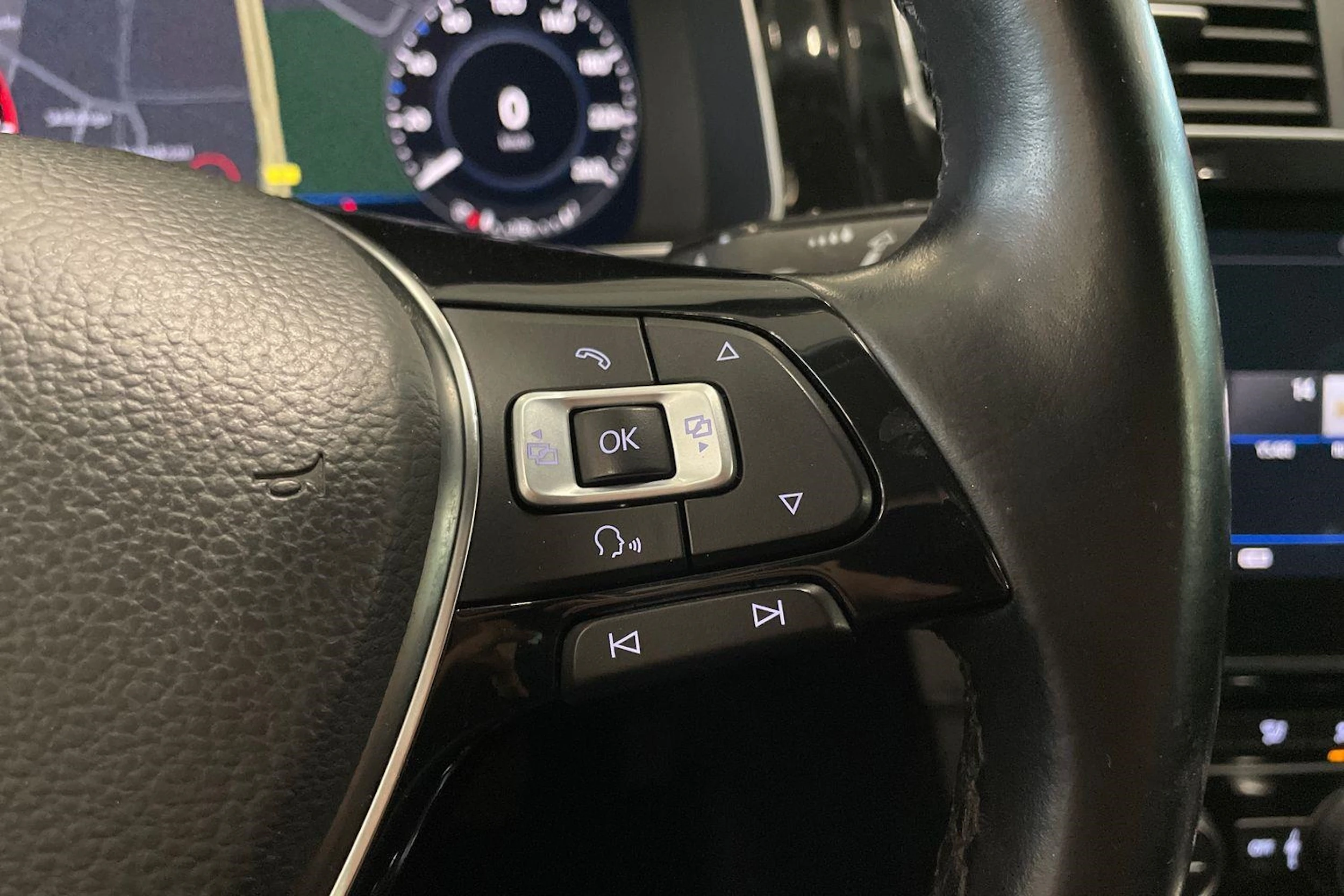 harmaa Volkswagen Golf 2018 kuva 15.