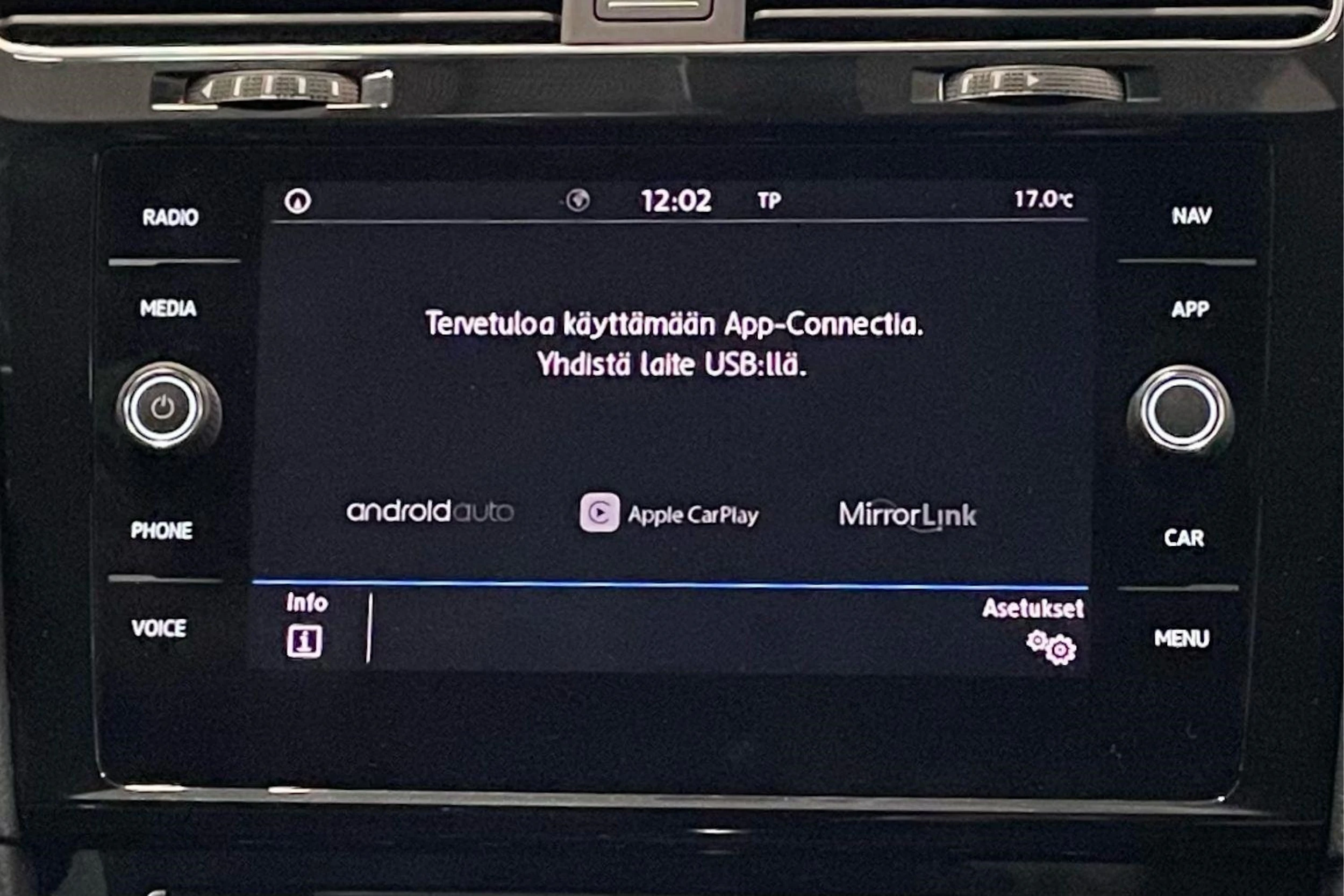 harmaa Volkswagen Golf 2018 kuva 21.