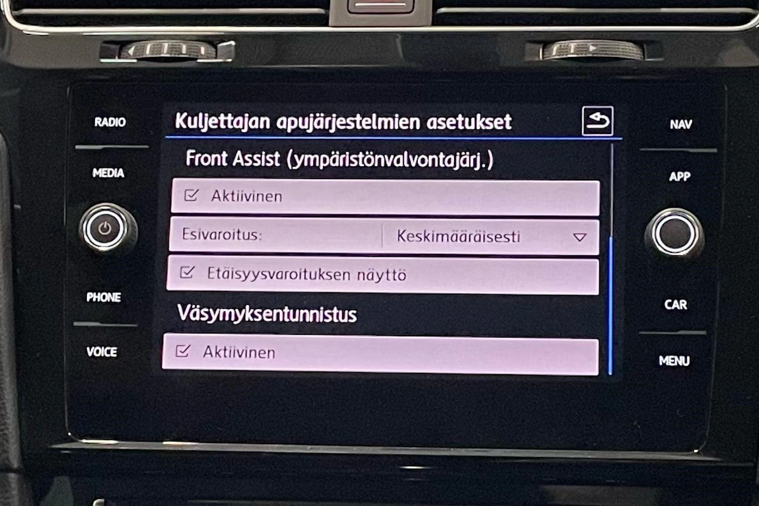 harmaa Volkswagen Golf 2018 kuva 23.