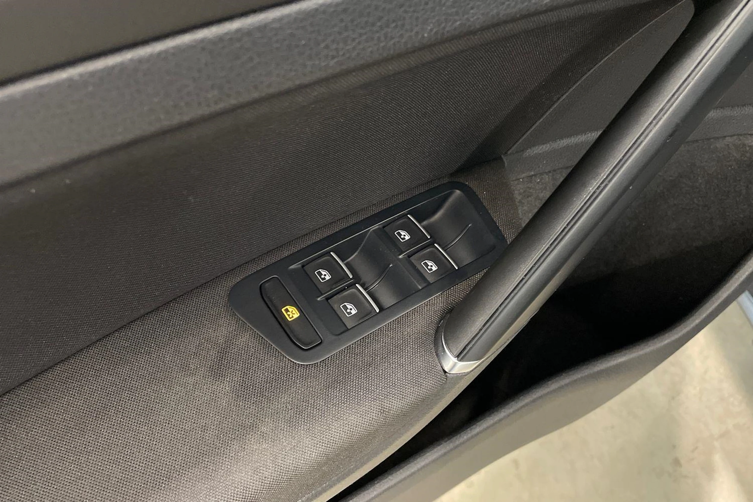 harmaa Volkswagen Golf 2018 kuva 27.