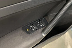 harmaa Volkswagen Golf 2018 kuva 27.