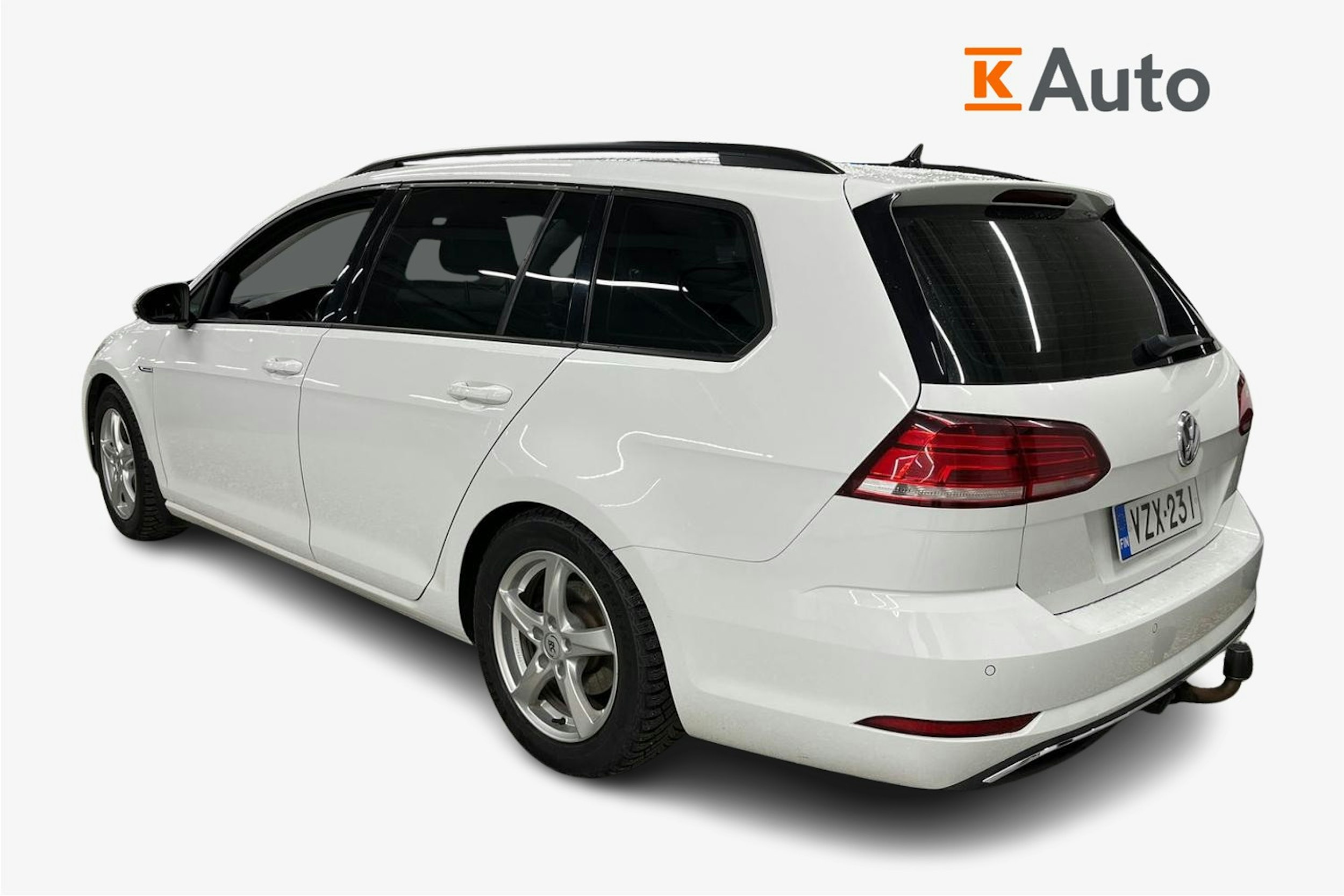 valkoinen Volkswagen Golf 2018 kuva 2.