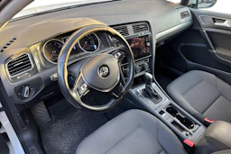 valkoinen Volkswagen Golf 2018 kuva 3.