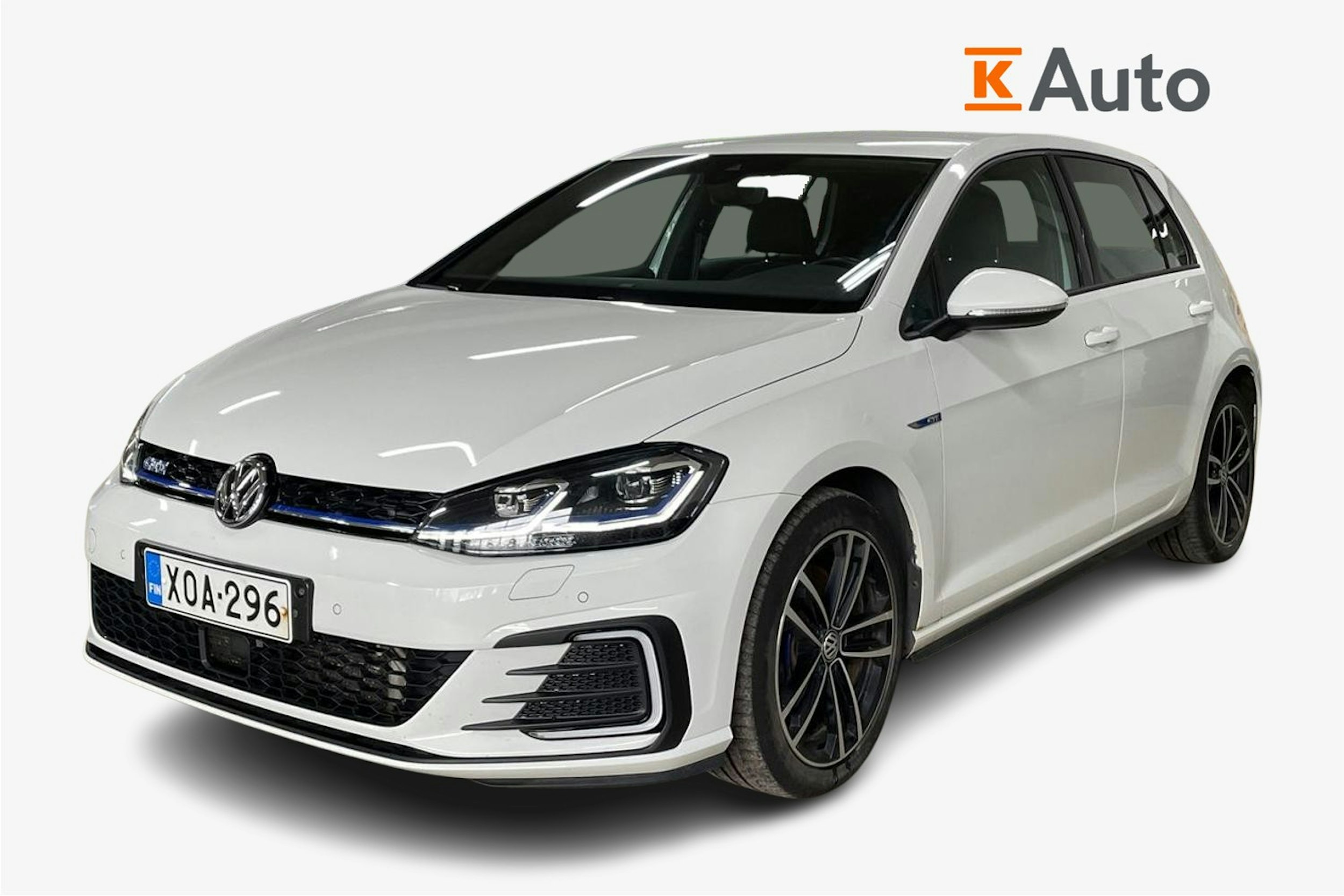 valkoinen Volkswagen Golf 2018 kuva 1.