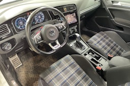 valkoinen Volkswagen Golf 2018 kuva 3.