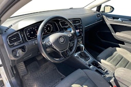 valkoinen Volkswagen Golf 2018 kuva 3.