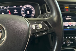 valkoinen Volkswagen Golf 2018 kuva 16.