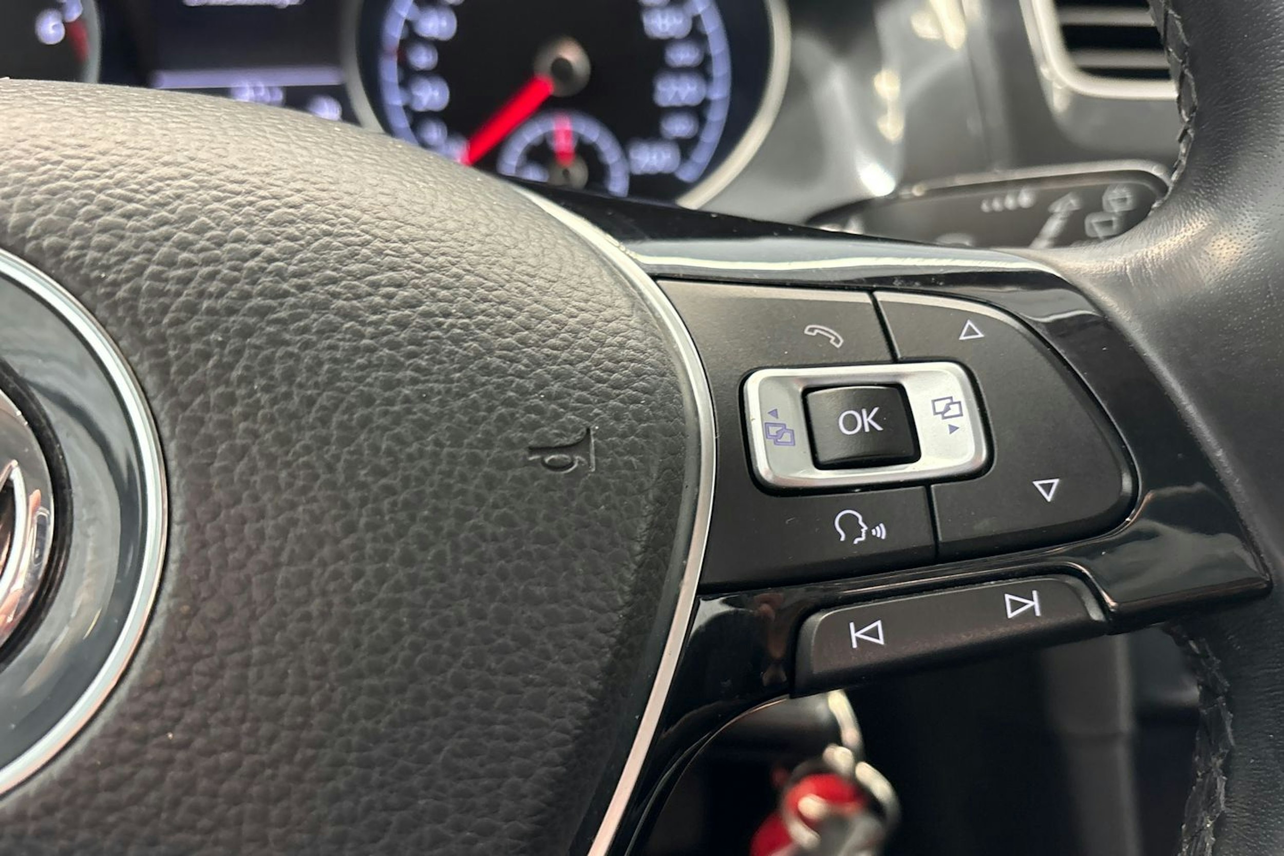 valkoinen Volkswagen Golf 2018 kuva 18.