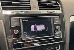 valkoinen Volkswagen Golf 2018 kuva 20.
