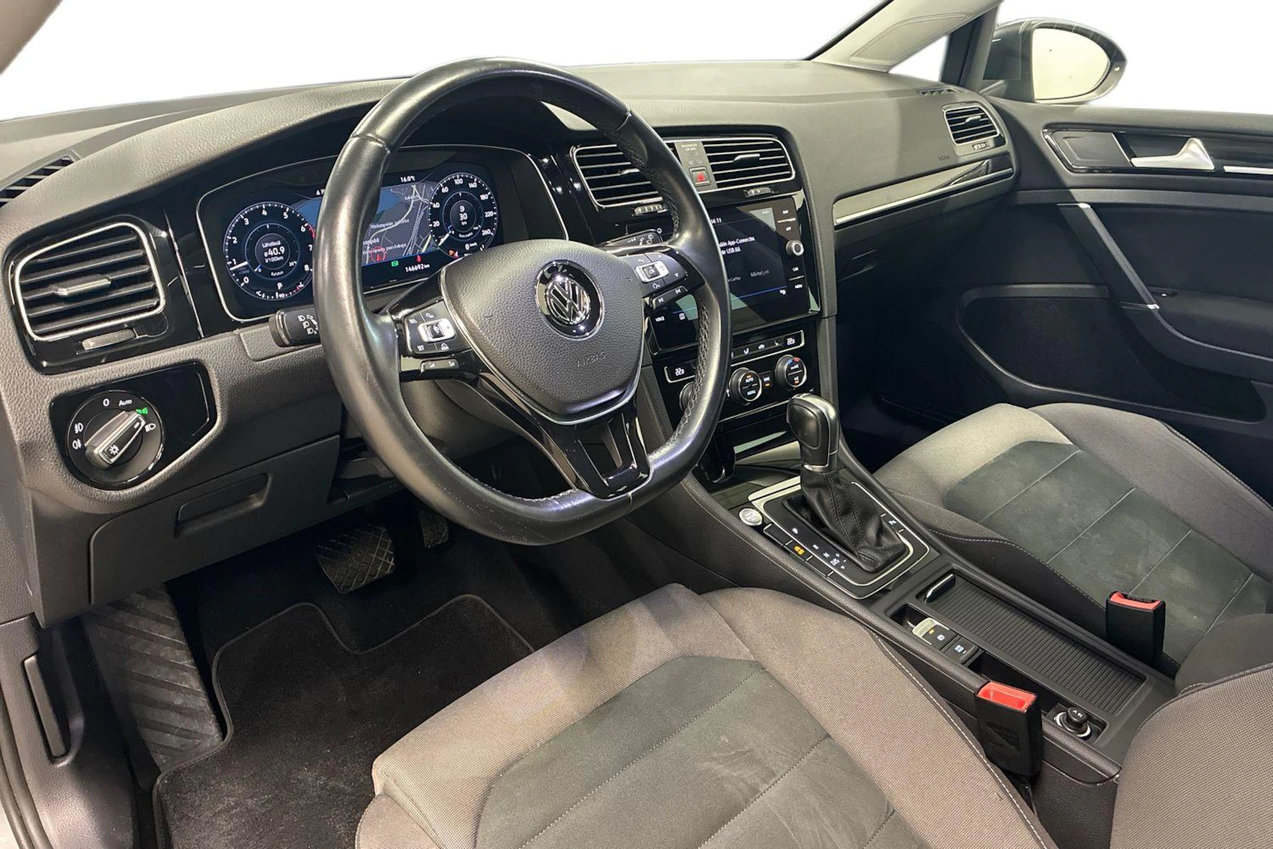 harmaa Volkswagen Golf 2018 kuva 8.