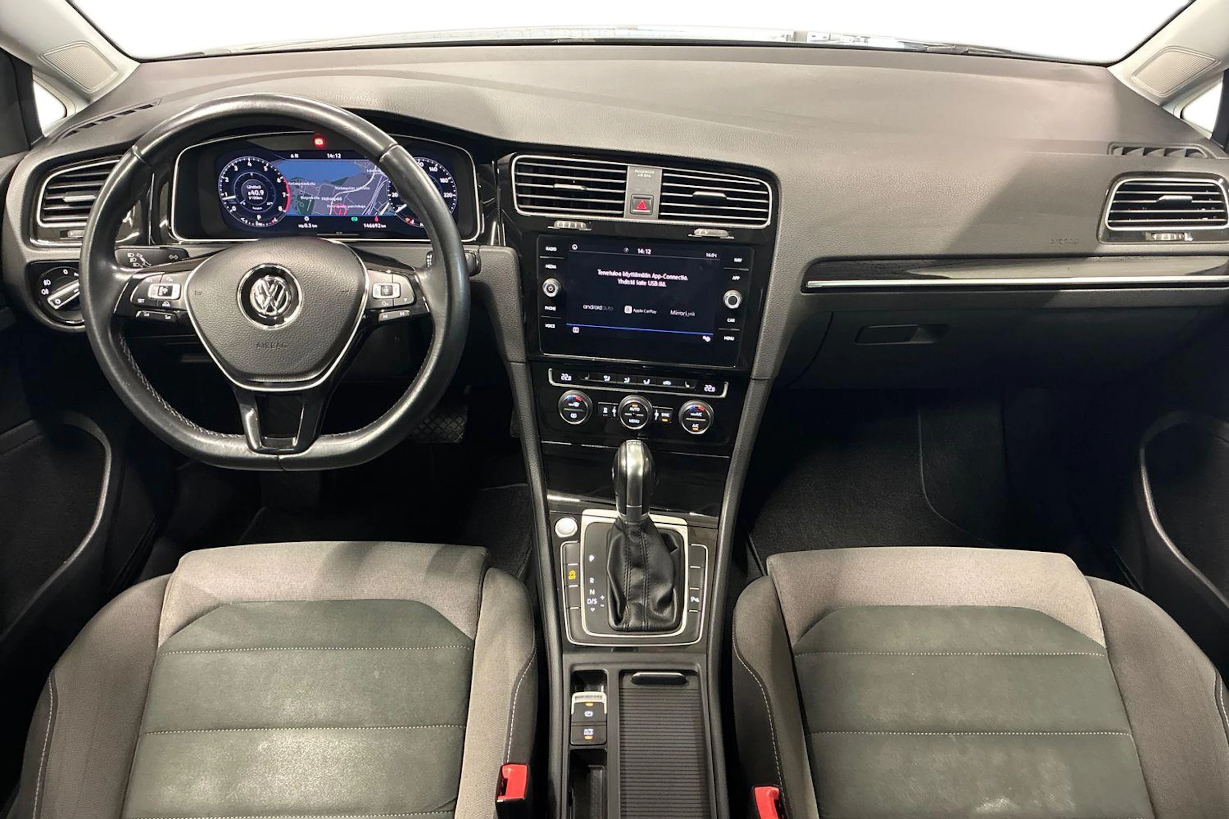harmaa Volkswagen Golf 2018 kuva 9.