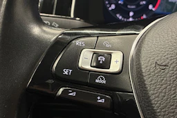 harmaa Volkswagen Golf 2018 kuva 17.