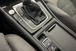 harmaa Volkswagen Golf 2018 kuva 22.