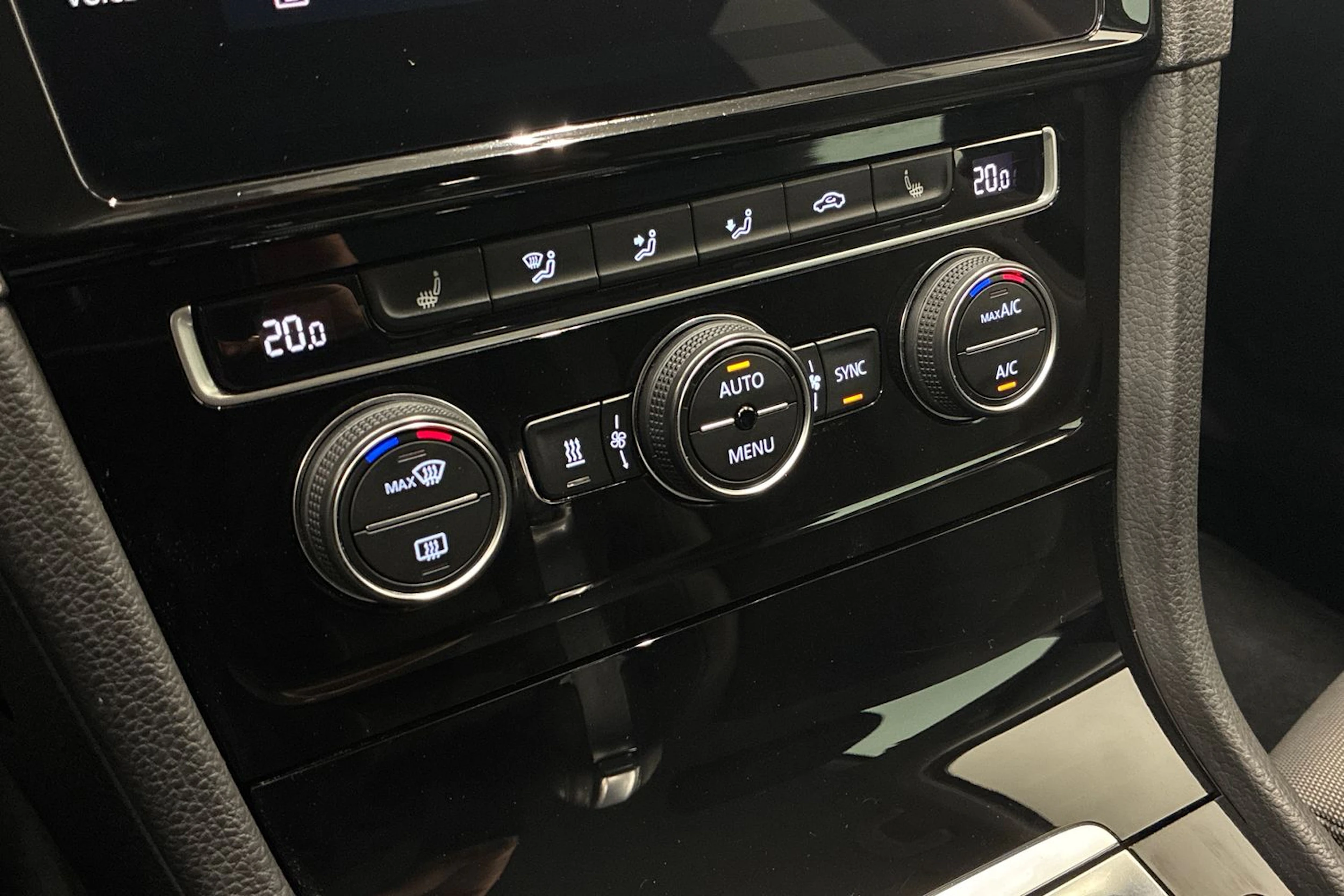 harmaa Volkswagen Golf 2018 kuva 23.