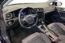 sininen Volkswagen Golf 2018 kuva 6.