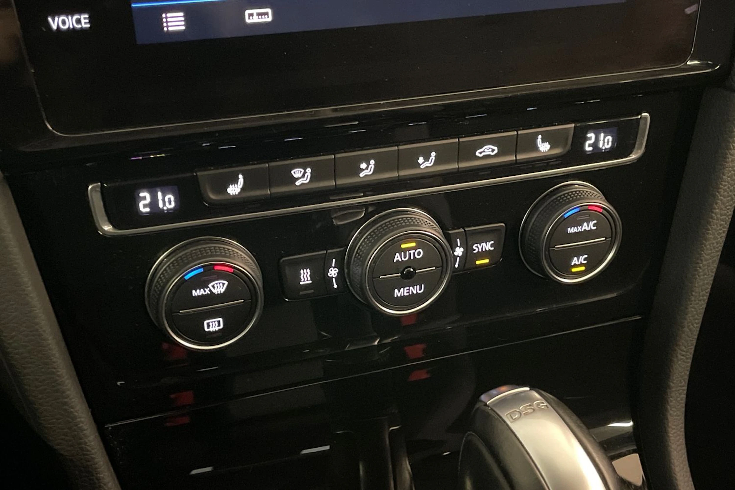 sininen Volkswagen Golf 2018 kuva 15.
