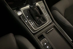 sininen Volkswagen Golf 2018 kuva 16.