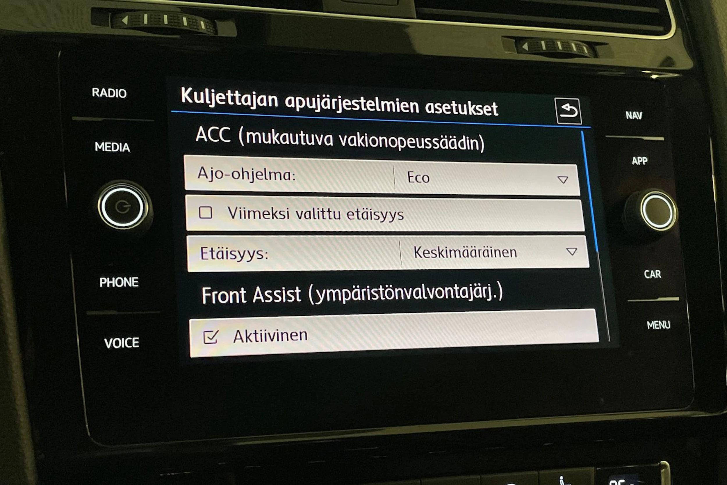 sininen Volkswagen Golf 2018 kuva 20.