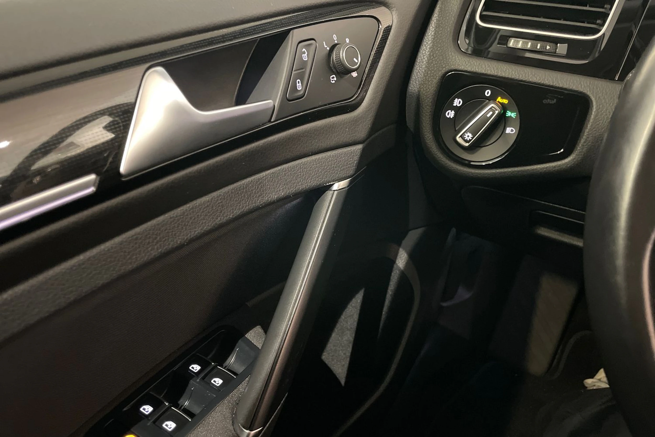 sininen Volkswagen Golf 2018 kuva 24.