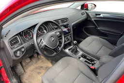 punainen Volkswagen Golf 2018 kuva 3.