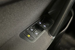 punainen Volkswagen Golf 2018 kuva 17.