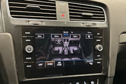 punainen Volkswagen Golf 2018 kuva 24.