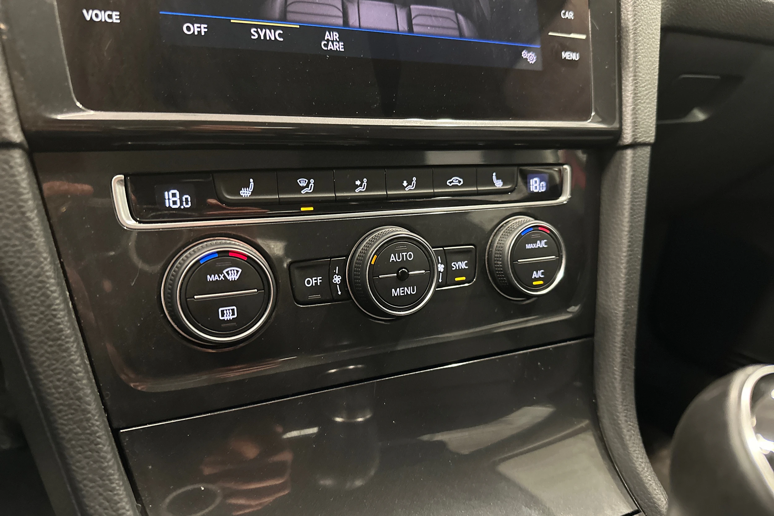 punainen Volkswagen Golf 2018 kuva 25.