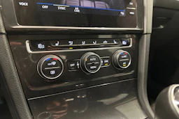 punainen Volkswagen Golf 2018 kuva 25.