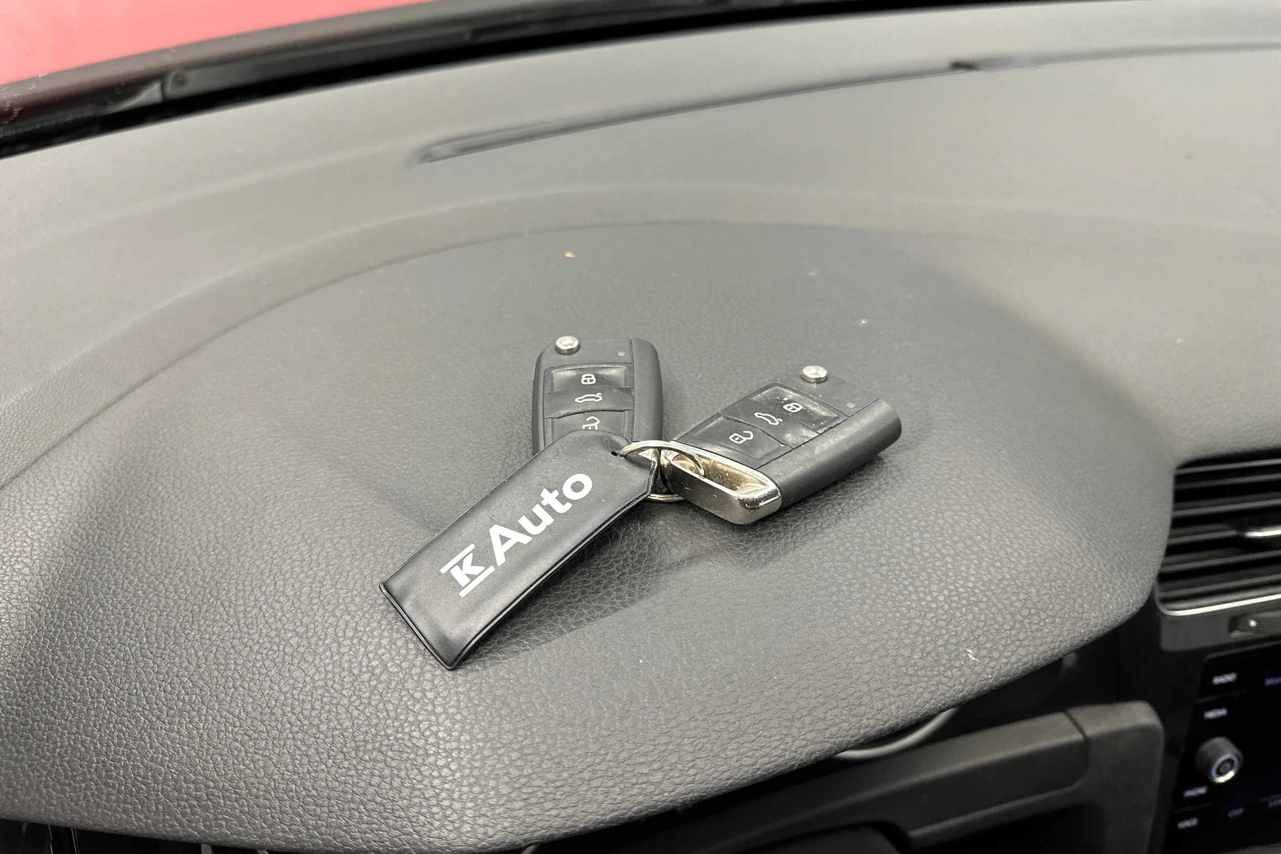 punainen Volkswagen Golf 2018 kuva 31.