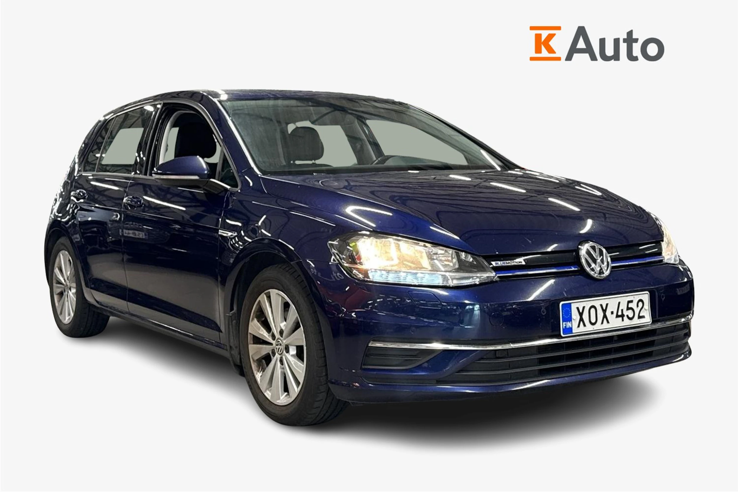 Sininen Volkswagen GOLF 2018 kuva 1.