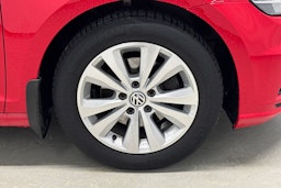 punainen Volkswagen Golf 2018 kuva 13.