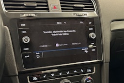 punainen Volkswagen Golf 2018 kuva 17.