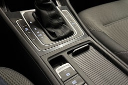punainen Volkswagen Golf 2018 kuva 20.