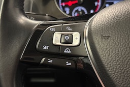 punainen Volkswagen Golf 2018 kuva 21.