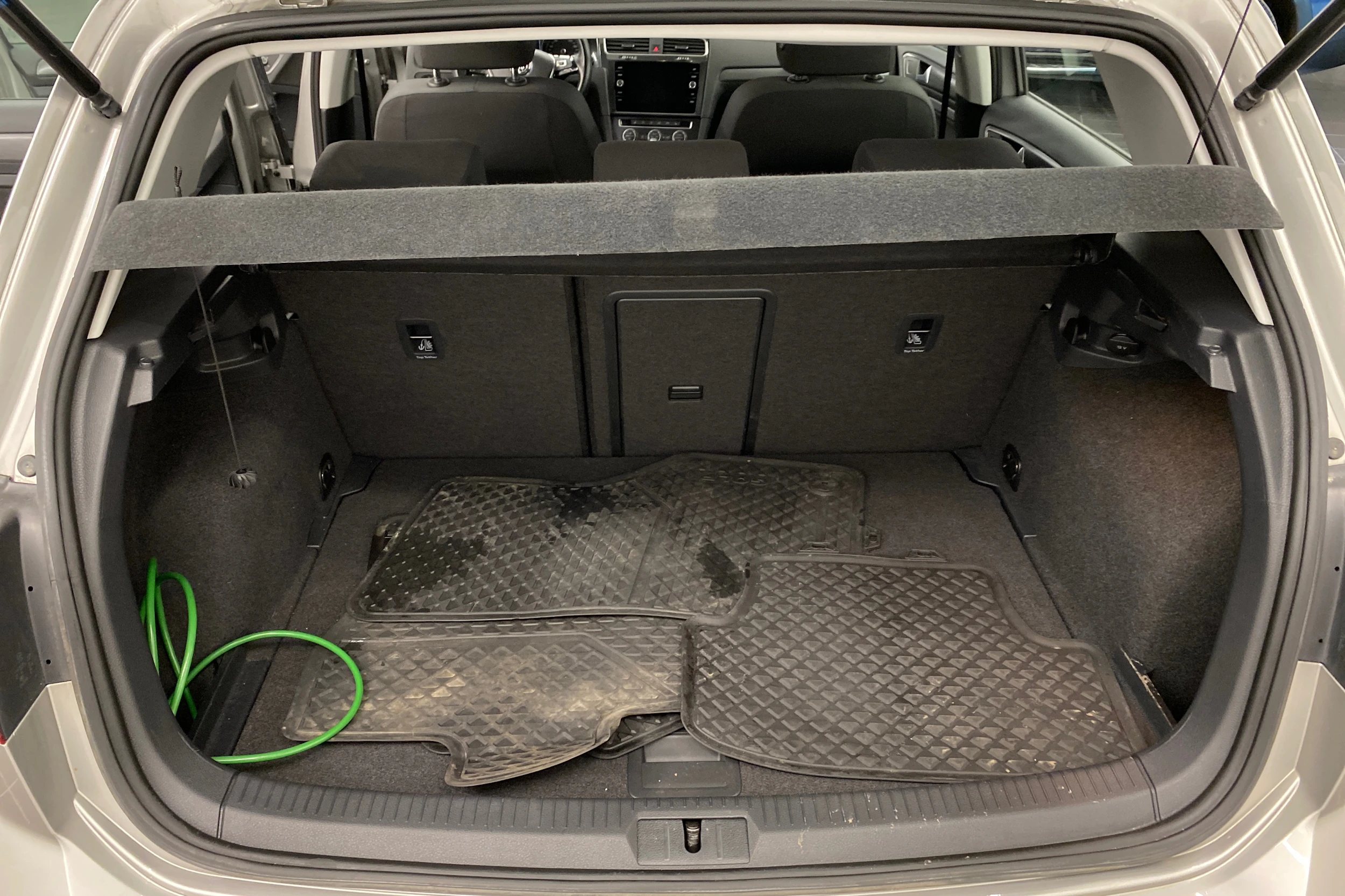 harmaa Volkswagen Golf 2018 kuva 11.