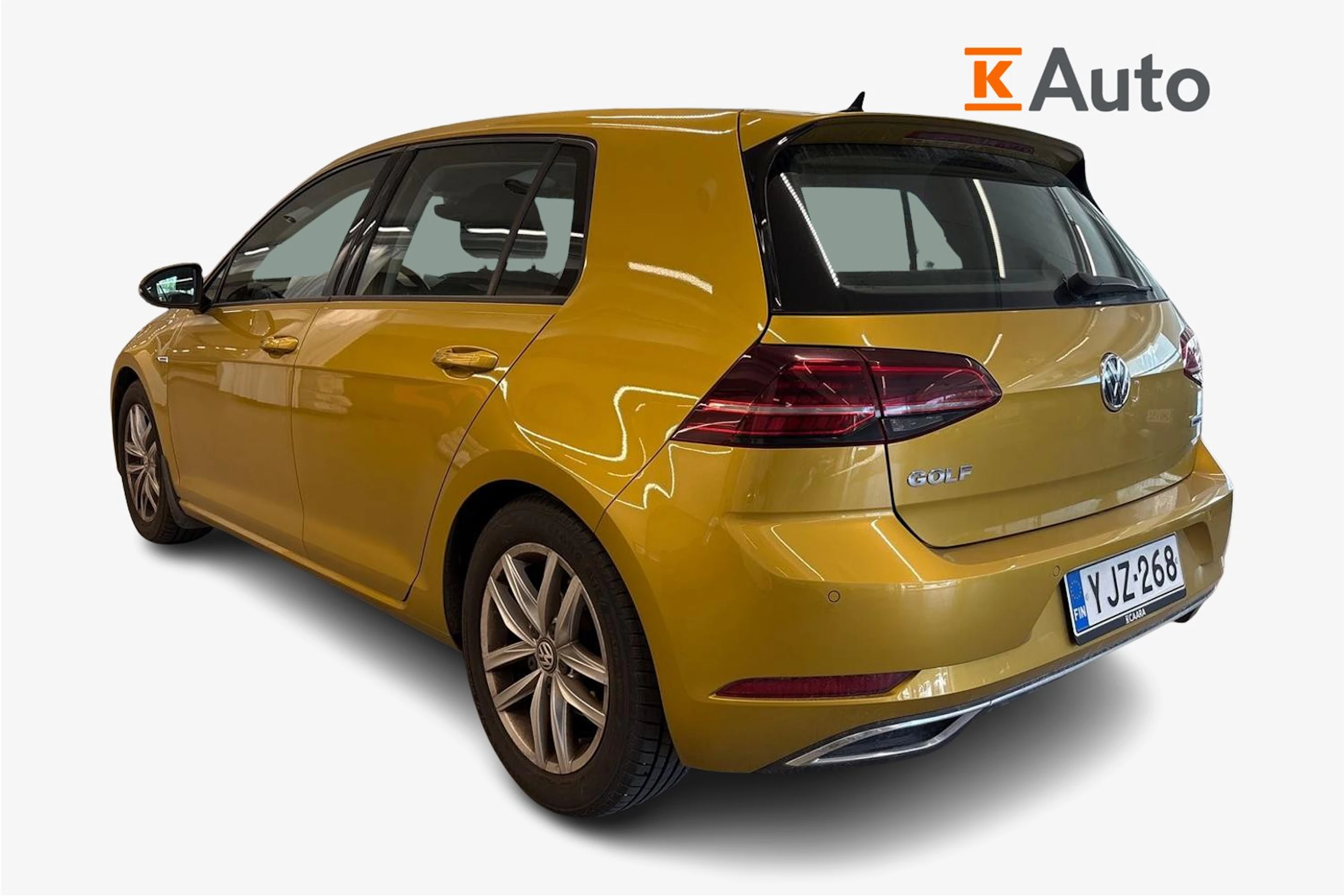 keltainen Volkswagen Golf 2018 kuva 2.