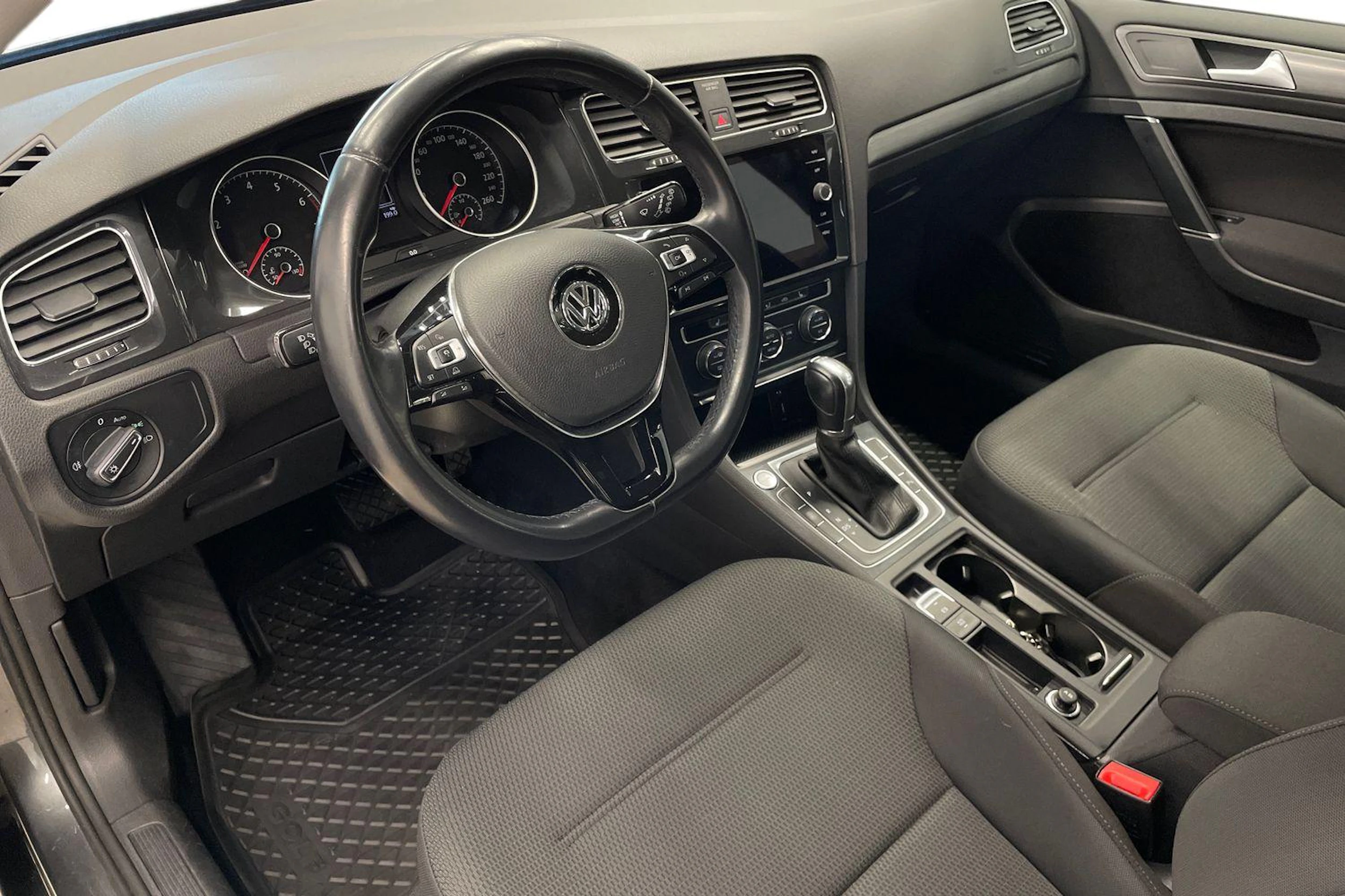 Harmaa Volkswagen GOLF 2018 kuva 6.