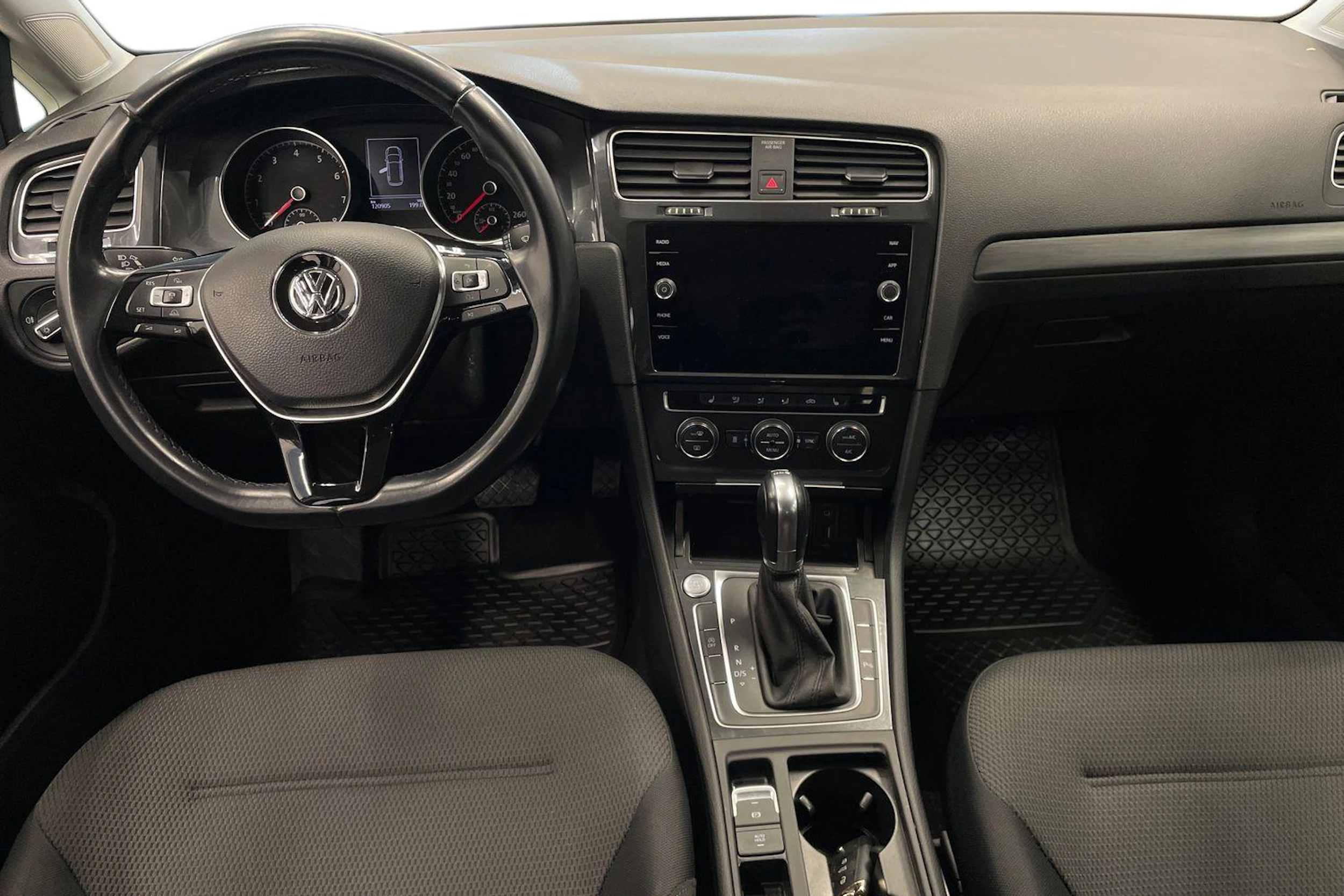 Harmaa Volkswagen GOLF 2018 kuva 7.