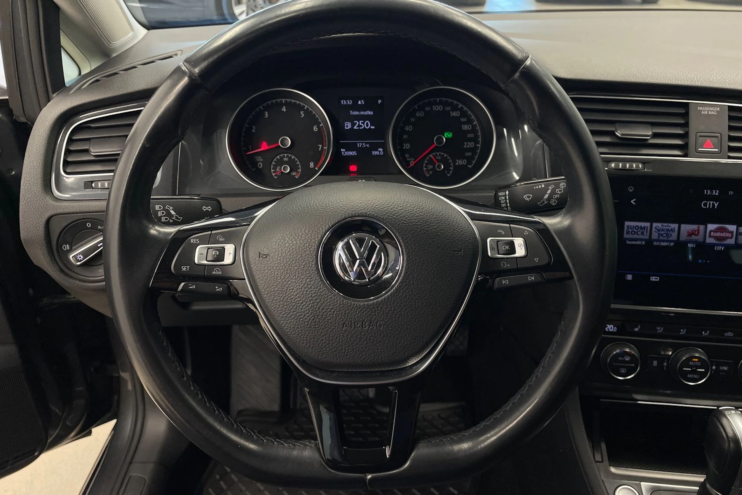 Harmaa Volkswagen GOLF 2018 kuva 13.