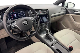 valkoinen Volkswagen Golf 2018 kuva 6.