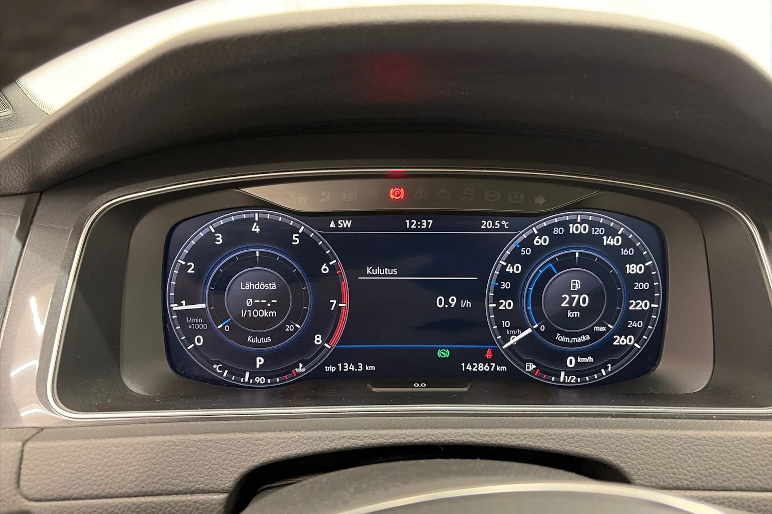 valkoinen Volkswagen Golf 2018 kuva 13.