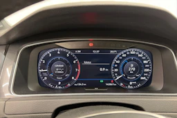 valkoinen Volkswagen Golf 2018 kuva 13.