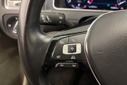 valkoinen Volkswagen Golf 2018 kuva 14.