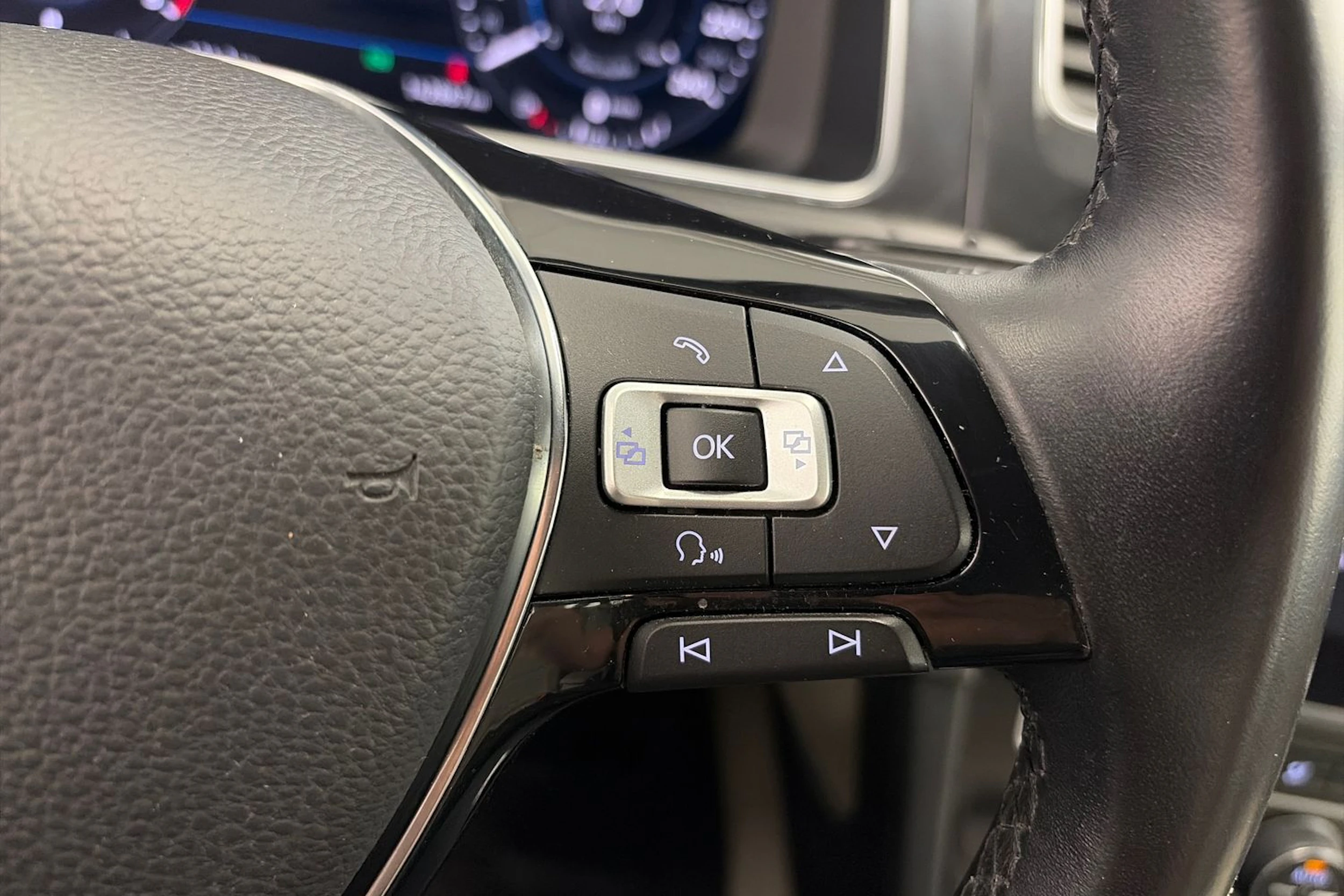 valkoinen Volkswagen Golf 2018 kuva 15.