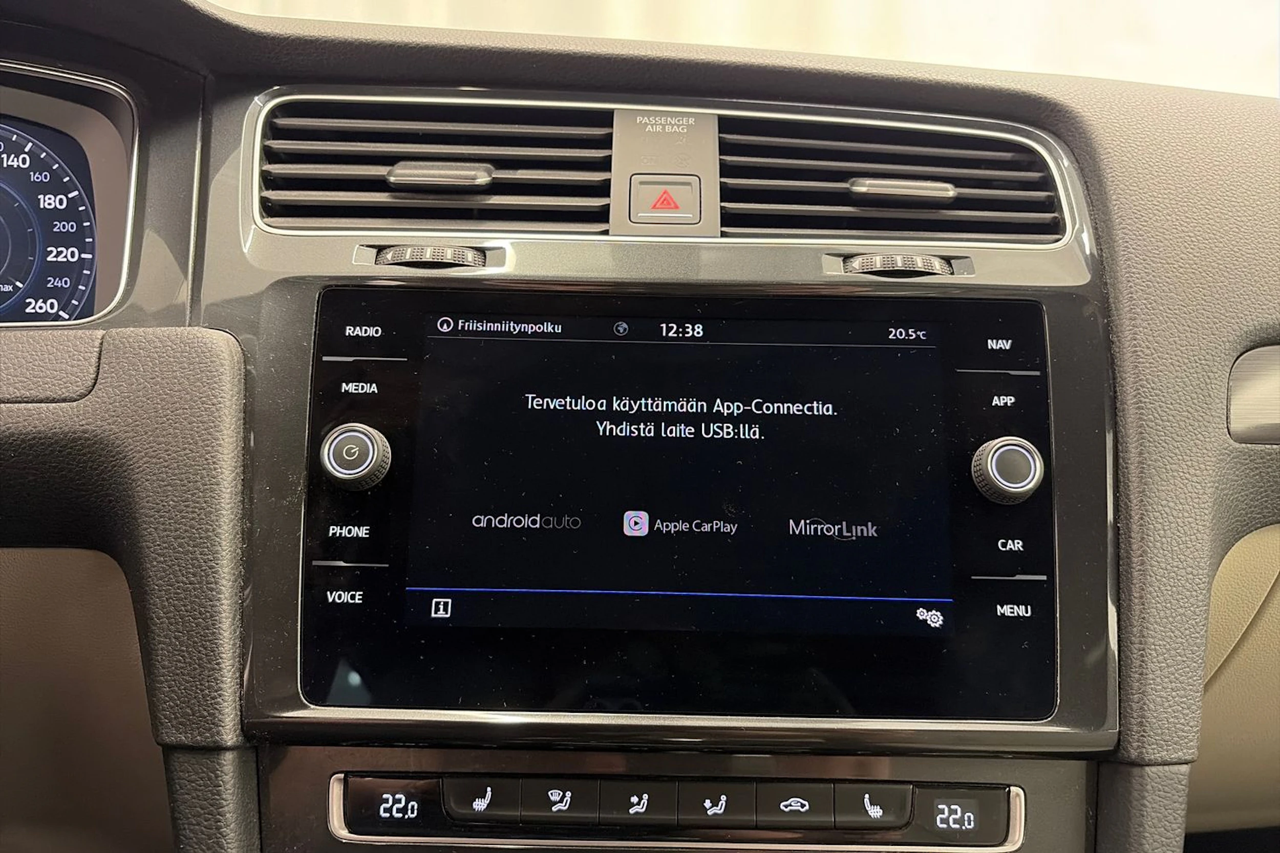 valkoinen Volkswagen Golf 2018 kuva 18.