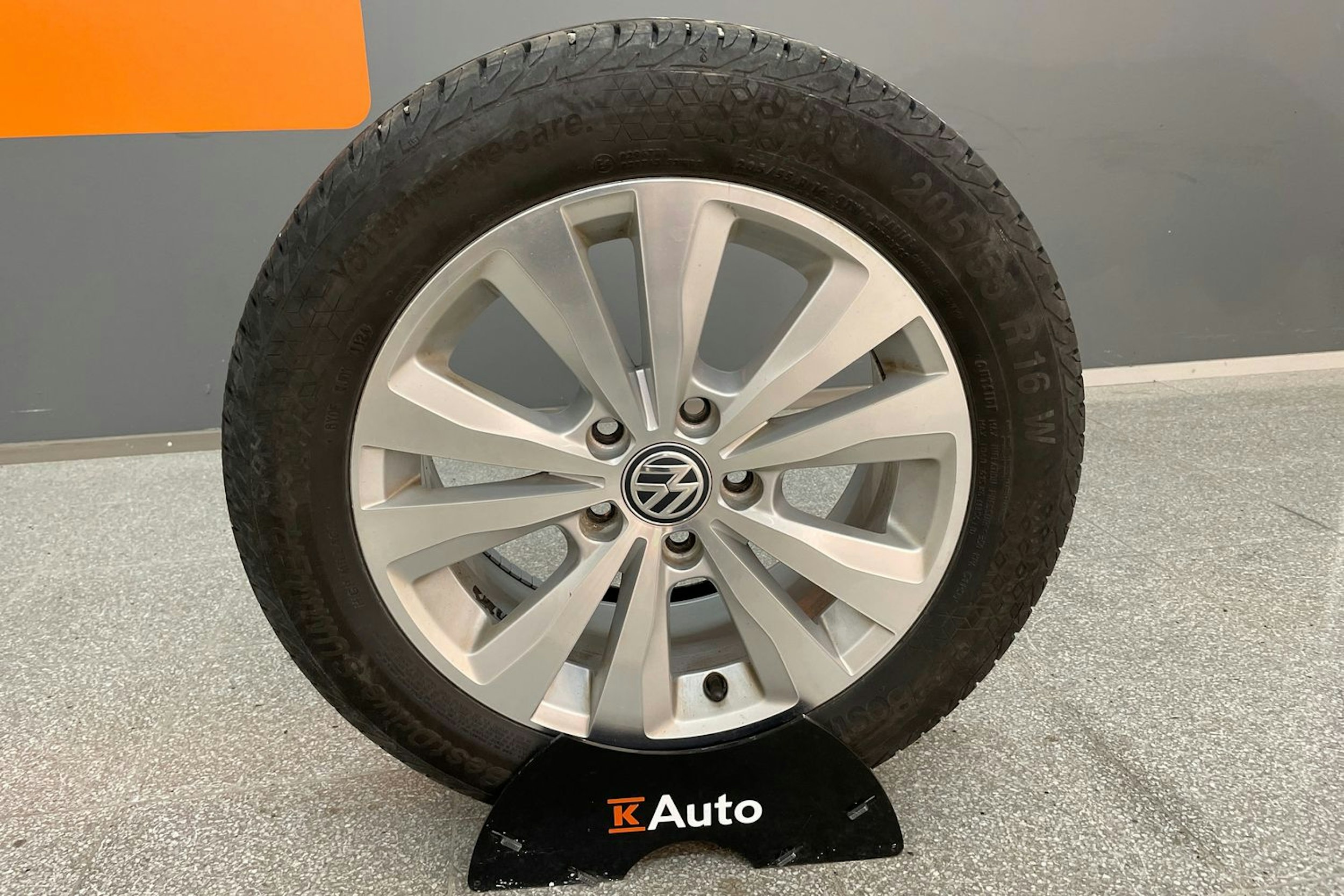 punainen Volkswagen Golf 2018 kuva 24.