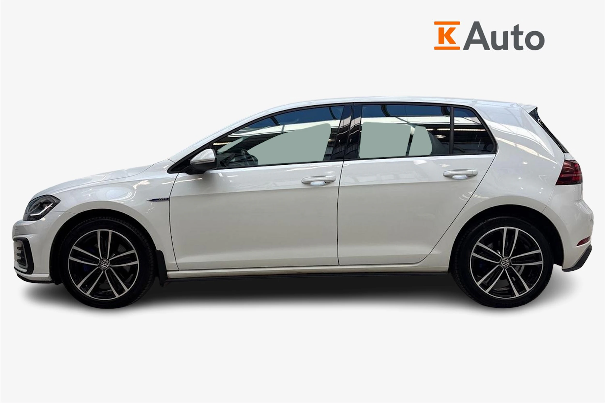 valkoinen Volkswagen Golf 2018 kuva 5.