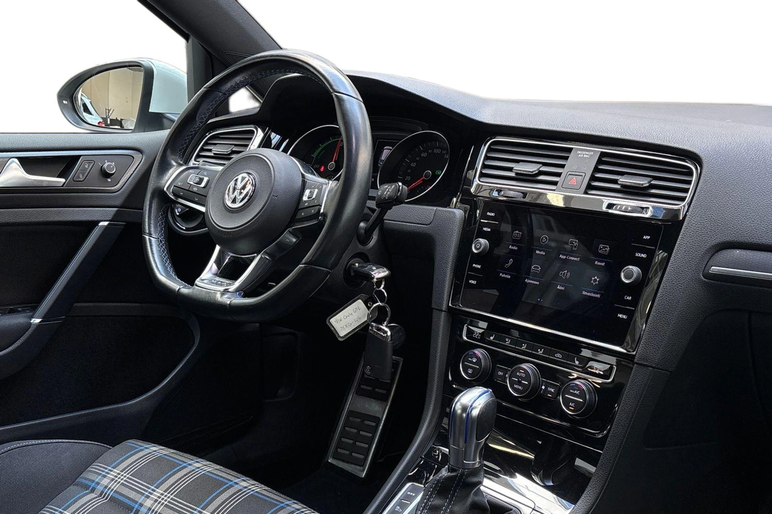 valkoinen Volkswagen Golf 2018 kuva 7.