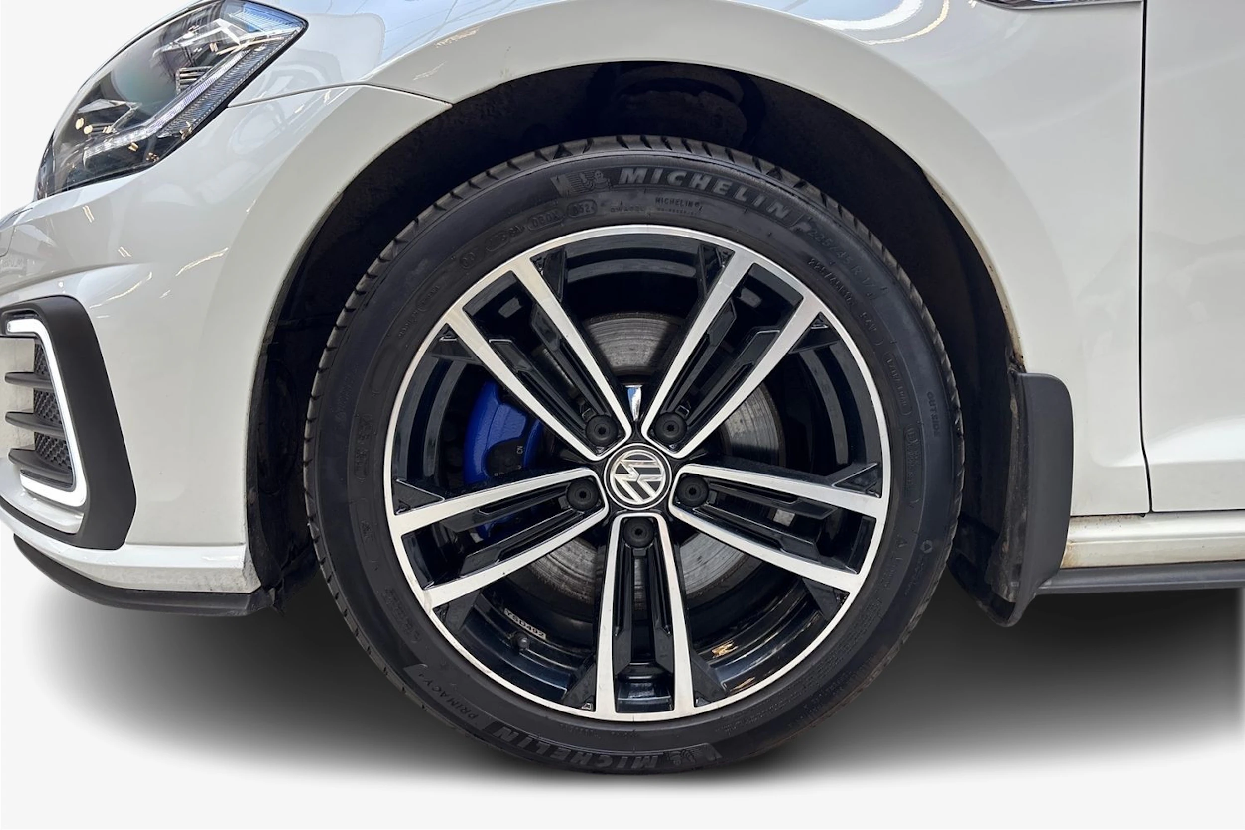 valkoinen Volkswagen Golf 2018 kuva 9.